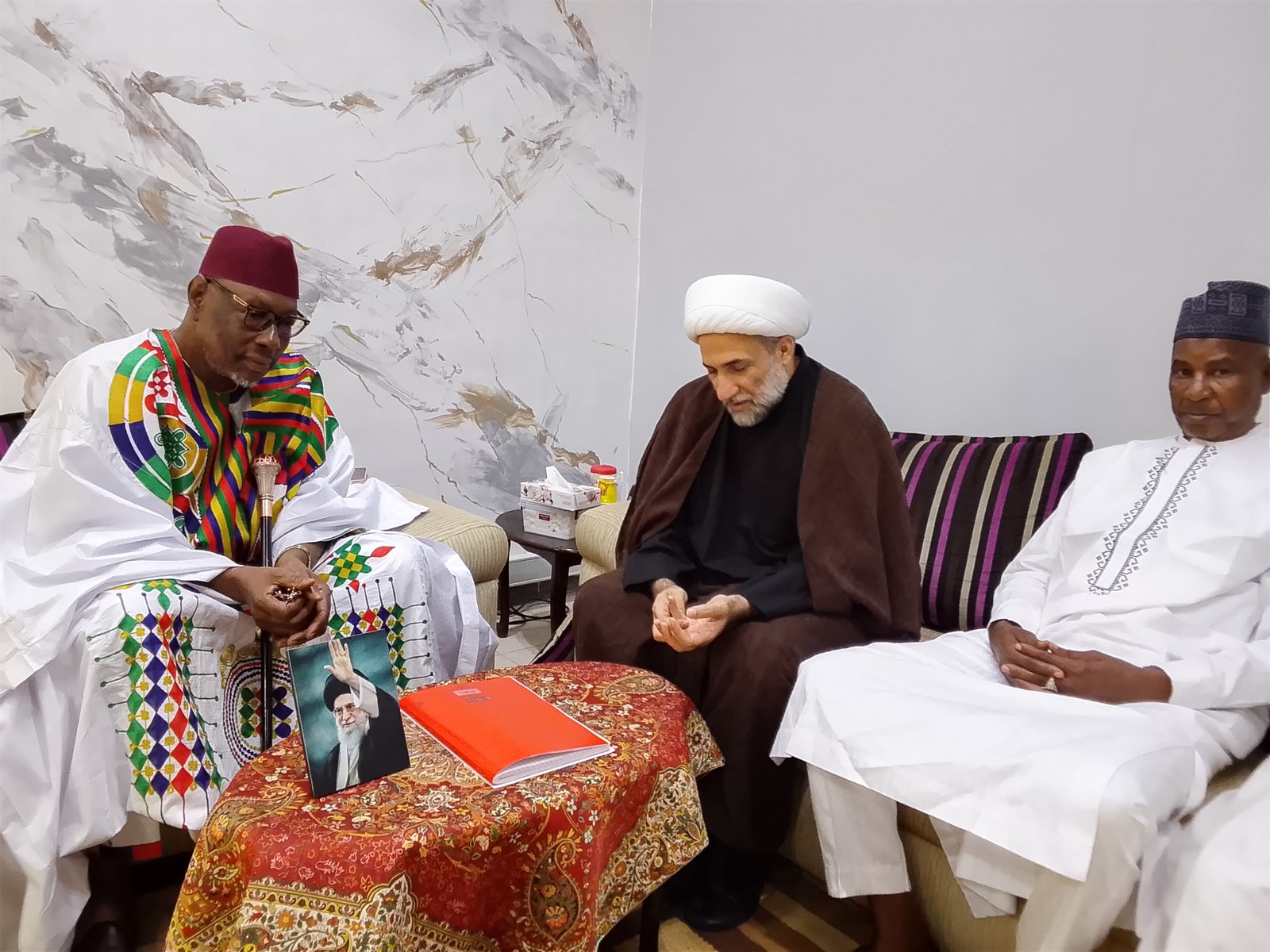 زيارة إمام المسجد الكبير ورئيس المجلس الإسلامي في النيجر الشيخ جبريل كرنتا إلى رئيس الجامعة